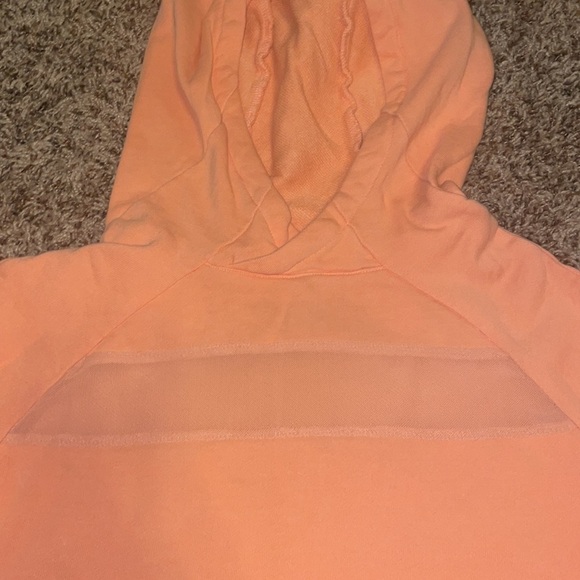 Gymshark cropped hoodie - Picture 3 of 4